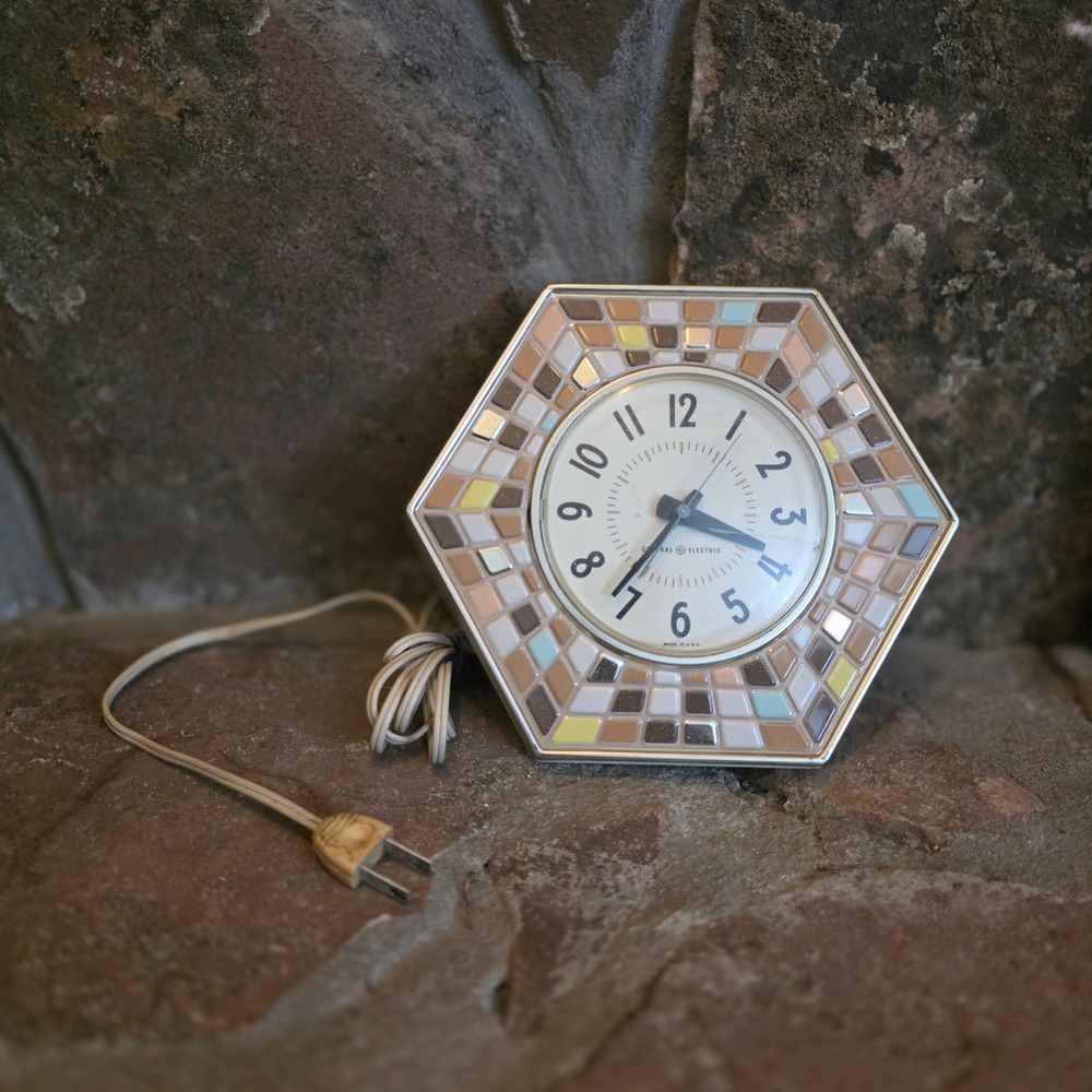 Vintage General Electric Mosaic Tile Hexagon Wall Clock GE Retro MCM Brown Tan